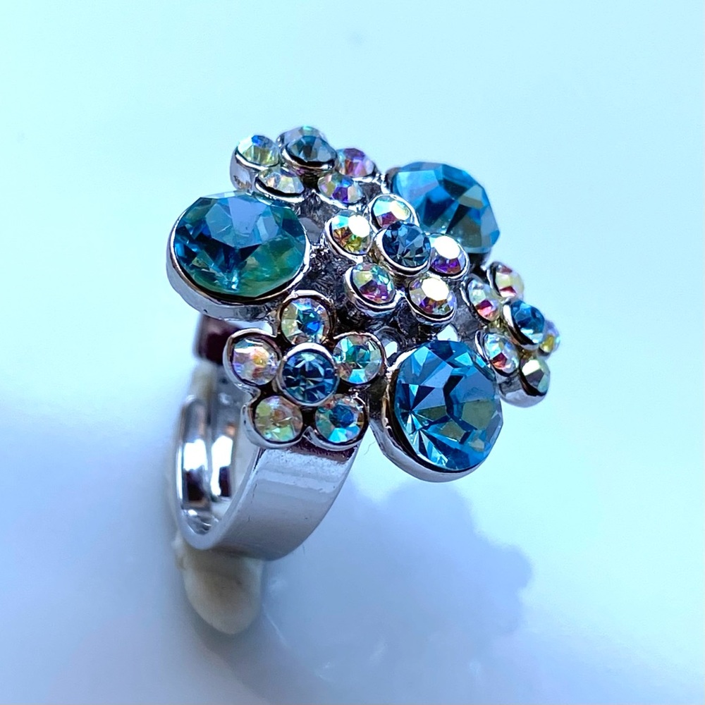 ✨New without Tags Stunning Adjustable Cocktail Ring - Picture 2 of 6